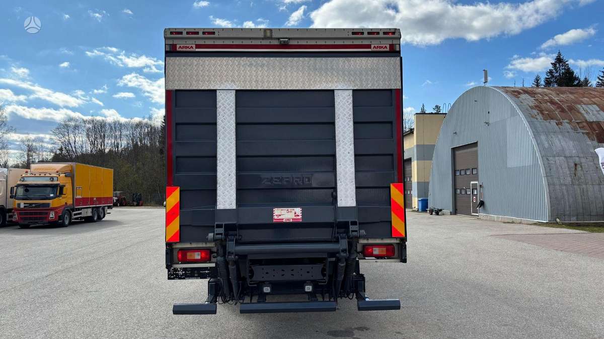 Volvo FE 320, kietašoniai