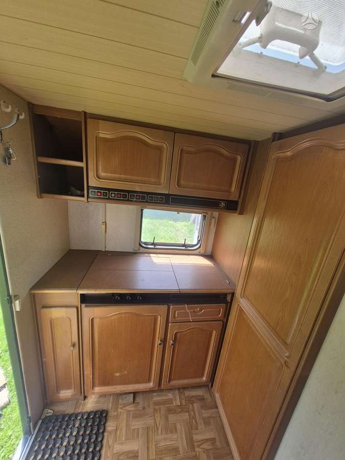 Knaus Azur, кемперы