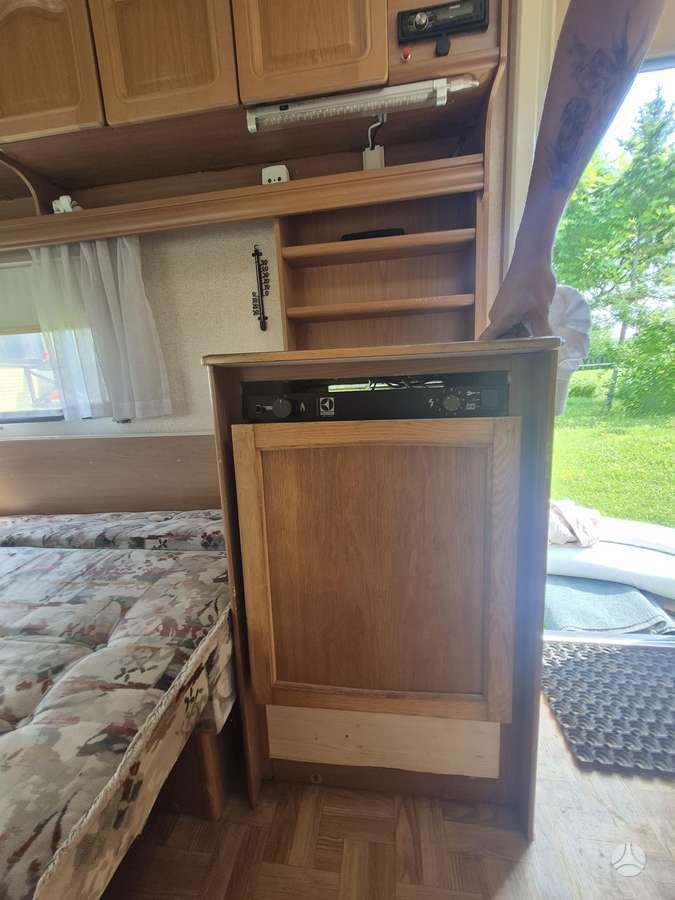 Knaus Azur, кемперы