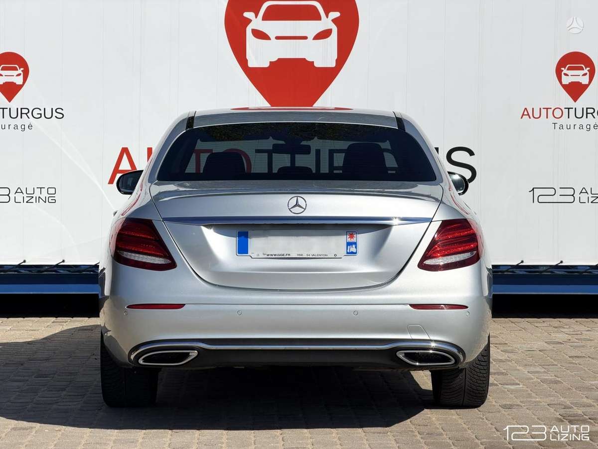 Mercedes-Benz E200, 2.0 l., Седан