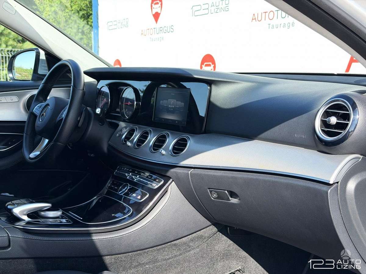 Mercedes-Benz E200, 2.0 l., Седан