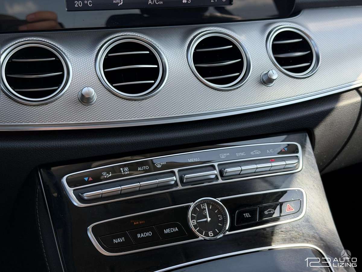 Mercedes-Benz E200, 2.0 l., Седан