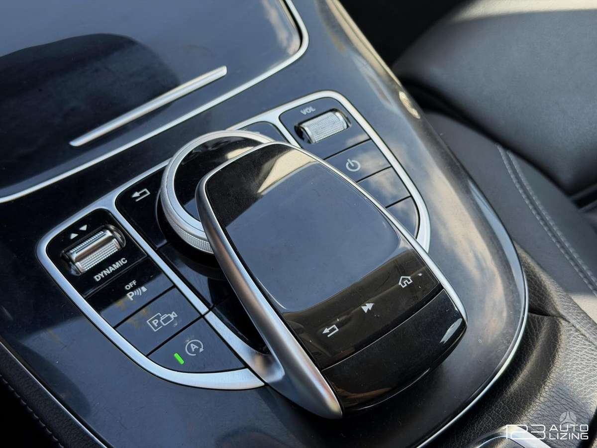 Mercedes-Benz E200, 2.0 l., Седан