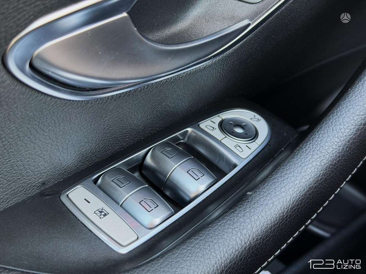 Mercedes-Benz E200, 2.0 l., Седан