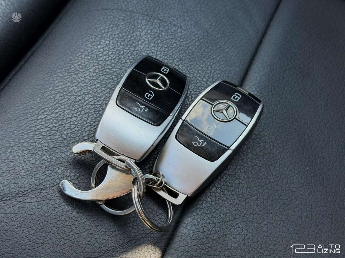 Mercedes-Benz E200, 2.0 l., Седан