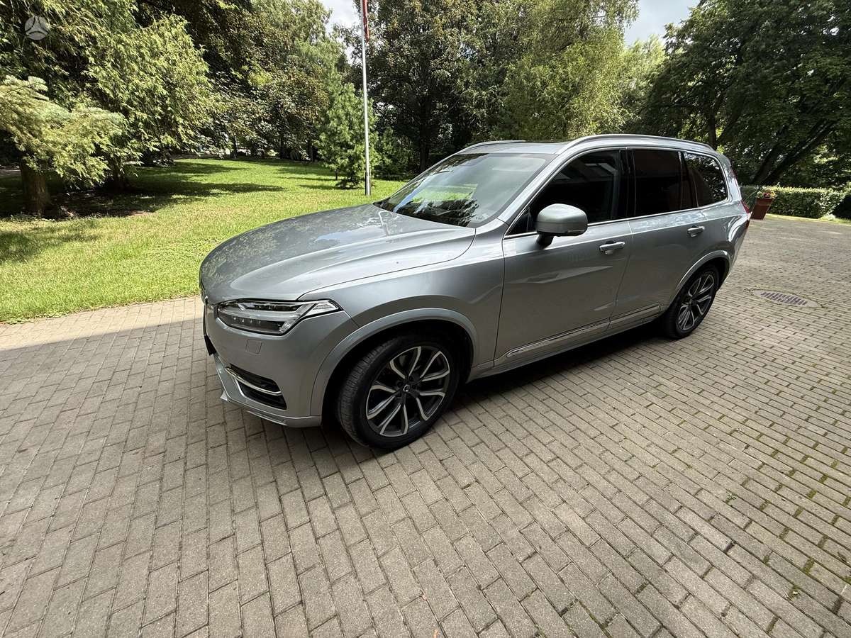 Volvo XC90 - 1