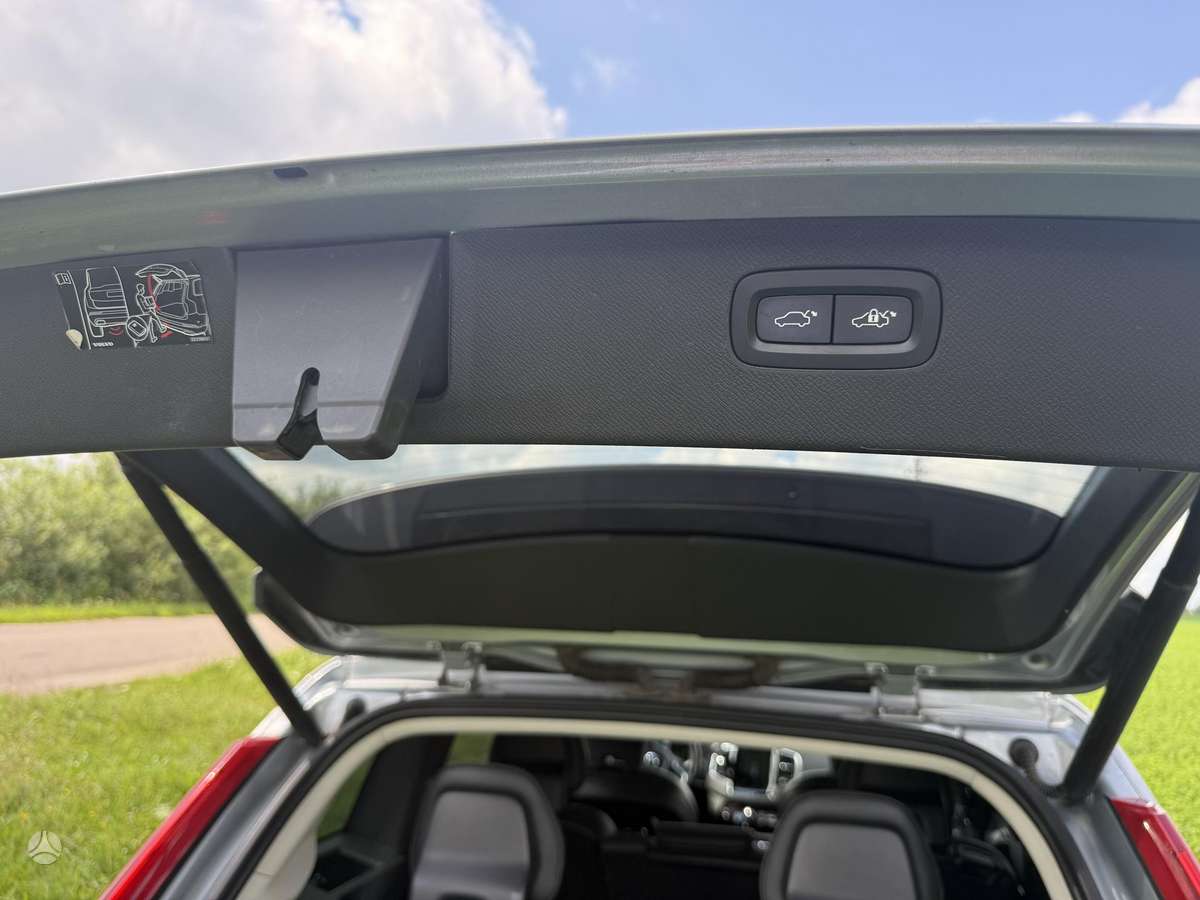 Volvo XC90 - 11