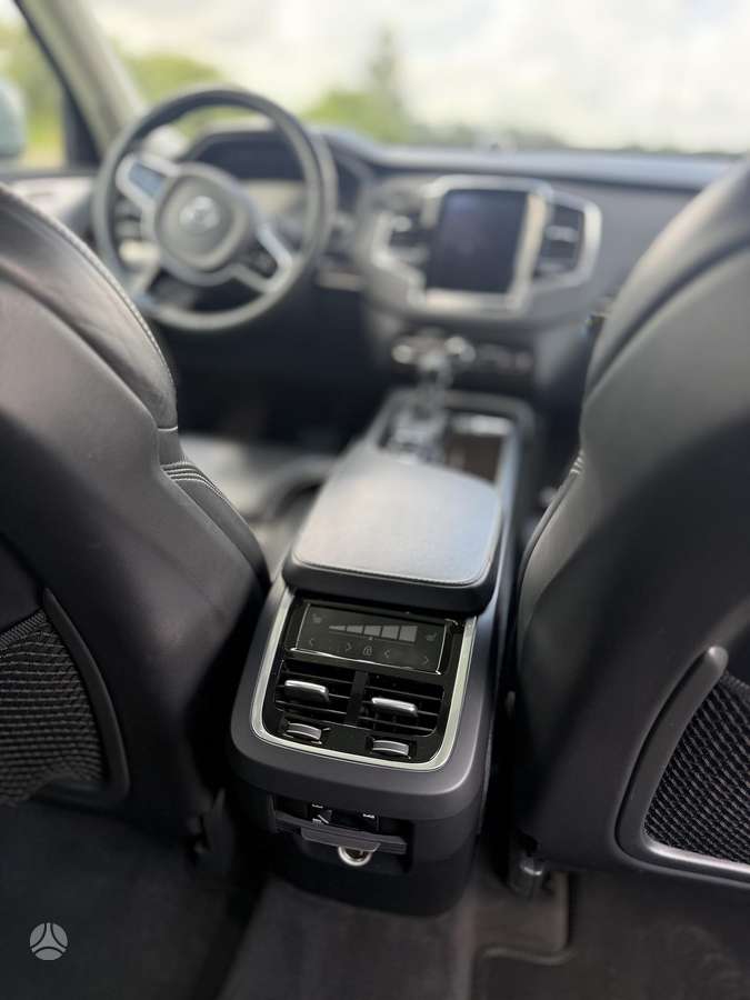 Volvo XC90 - 12