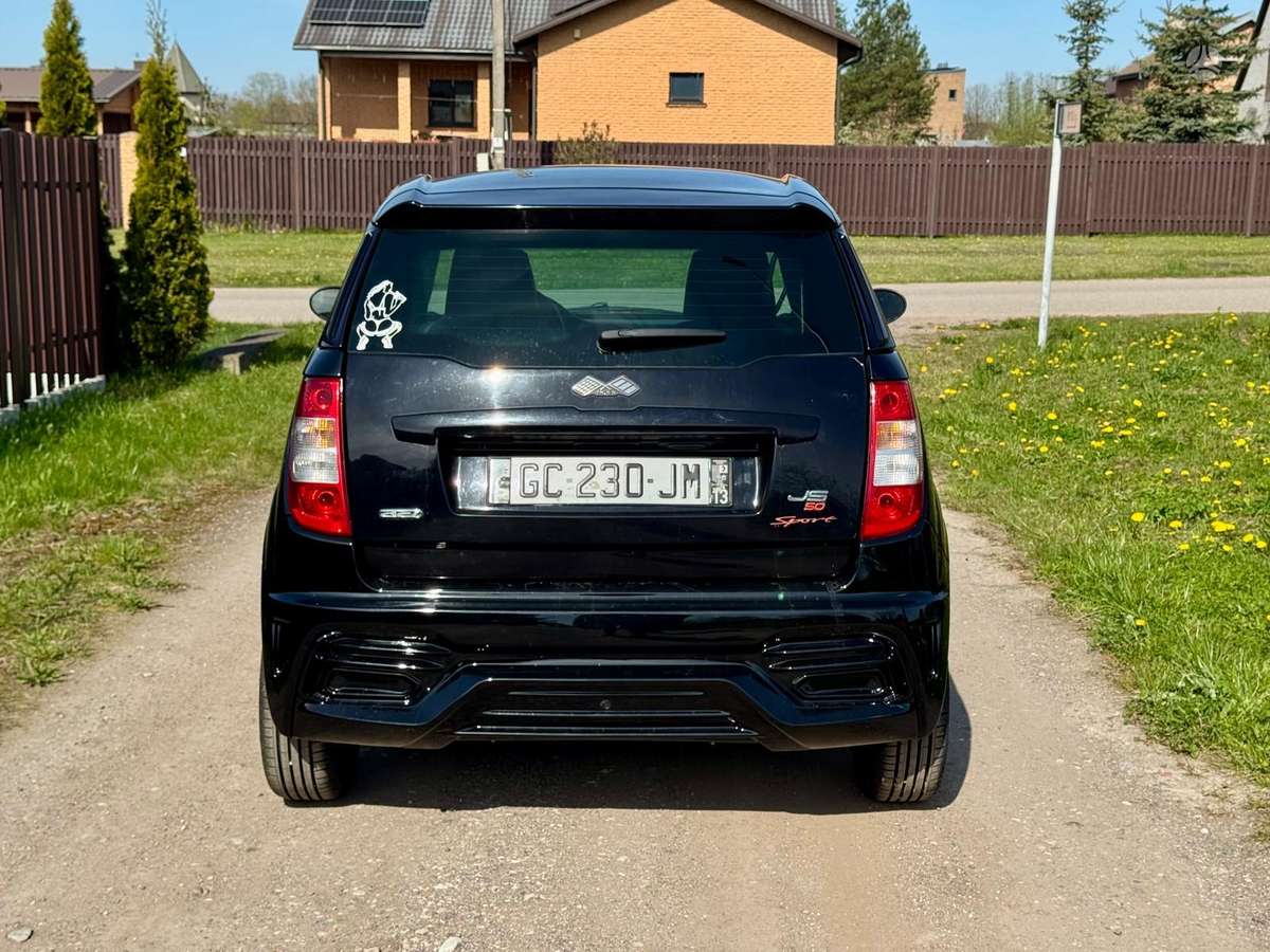 Ligier JS50, hatchback