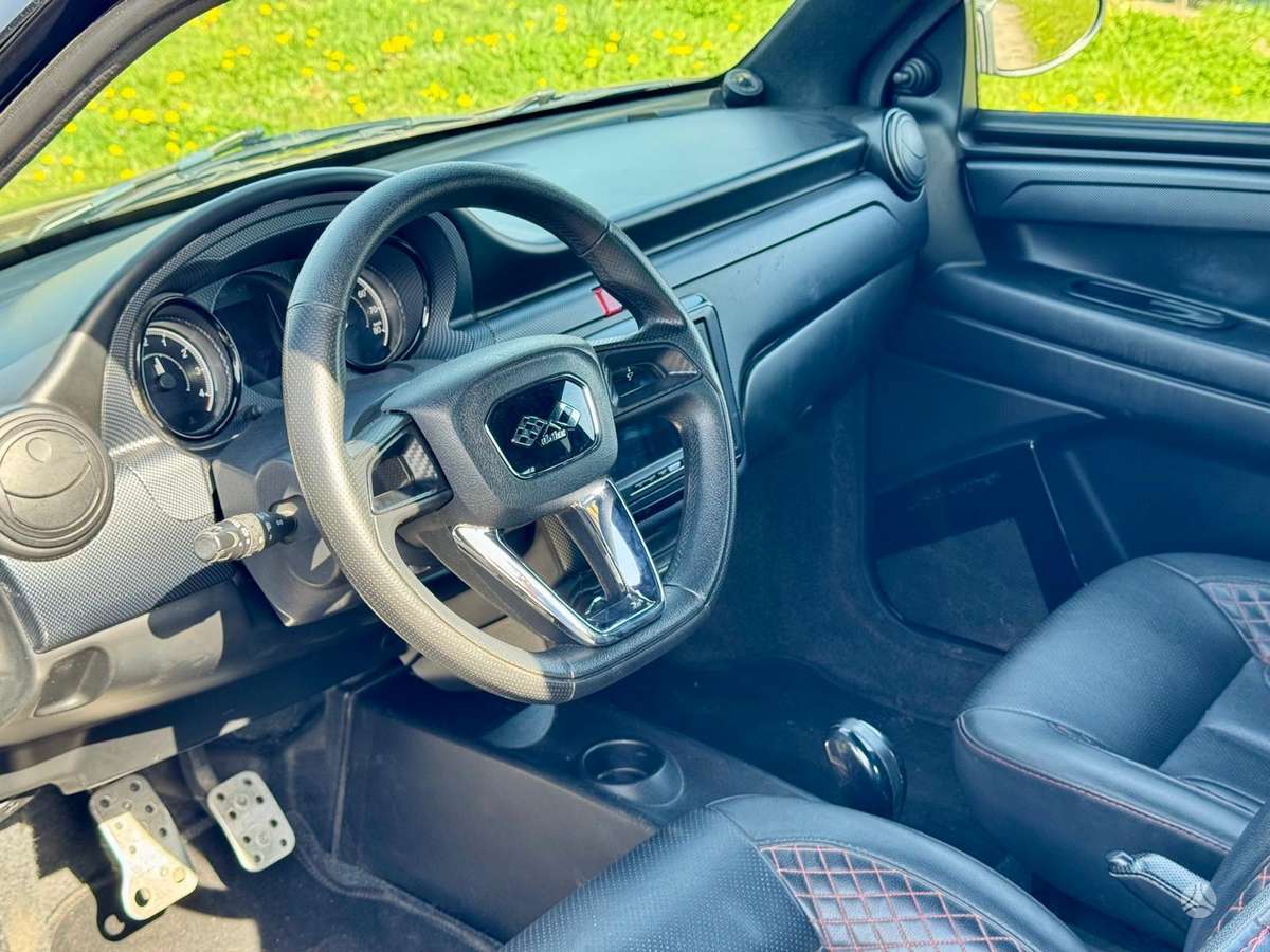 Ligier JS50, hatchback