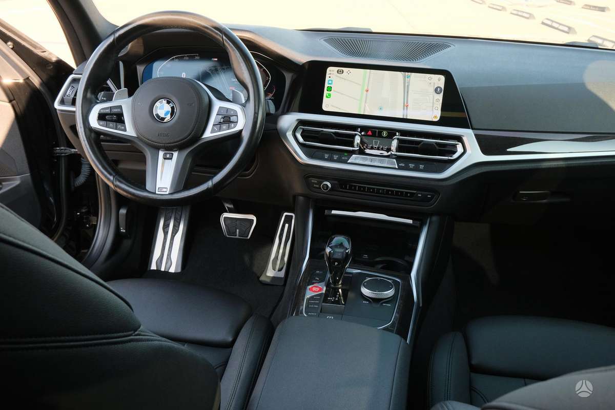 BMW 330, 2.0 l., Седан