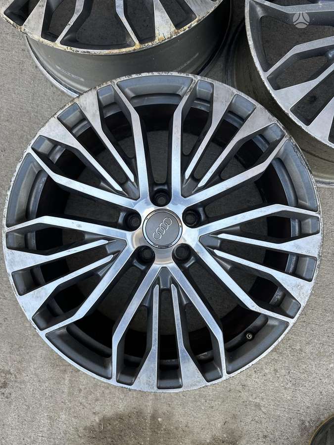 Audi, vieglmetāla, R20