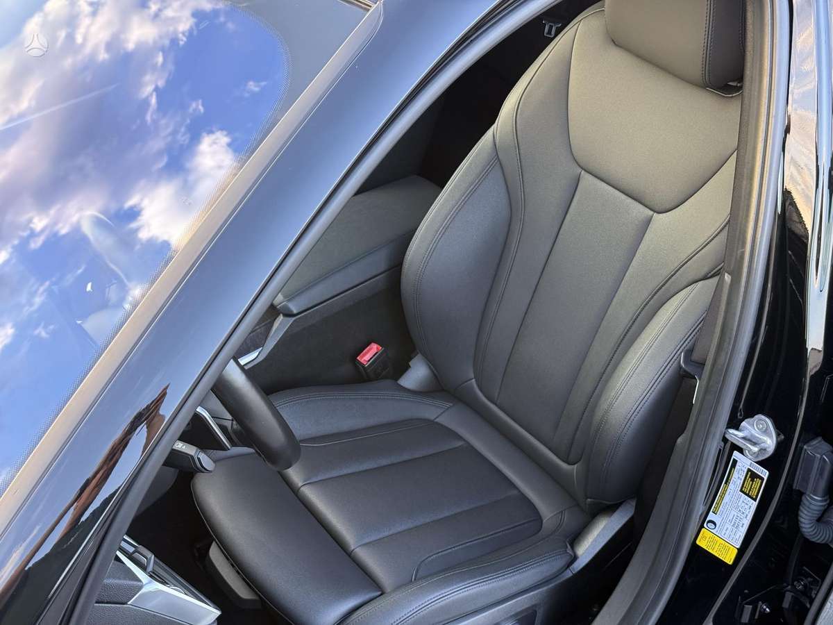 BMW 330, 2.0 l., Седан