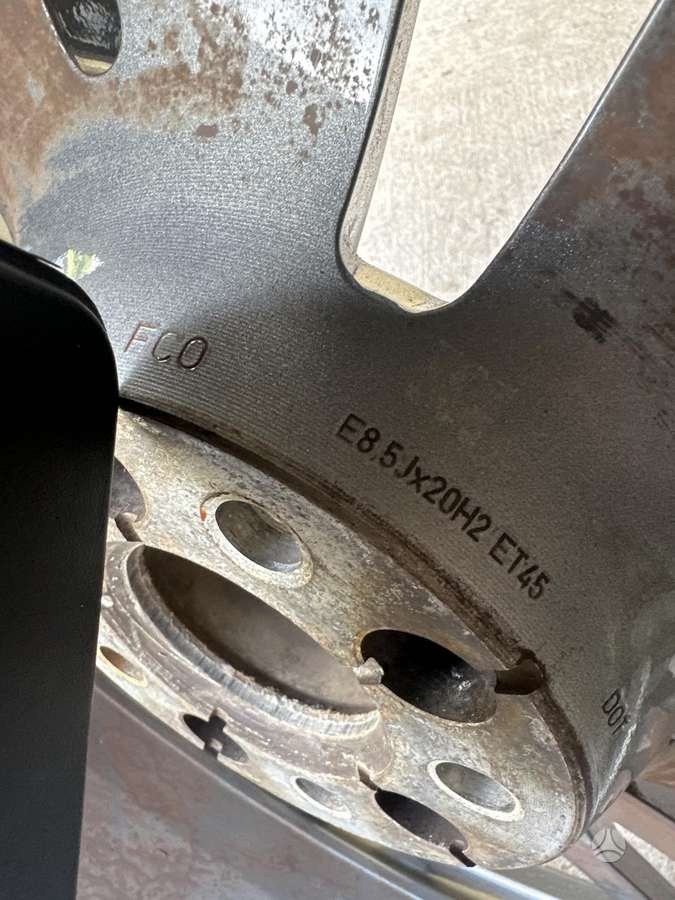 Audi, vieglmetāla, R20