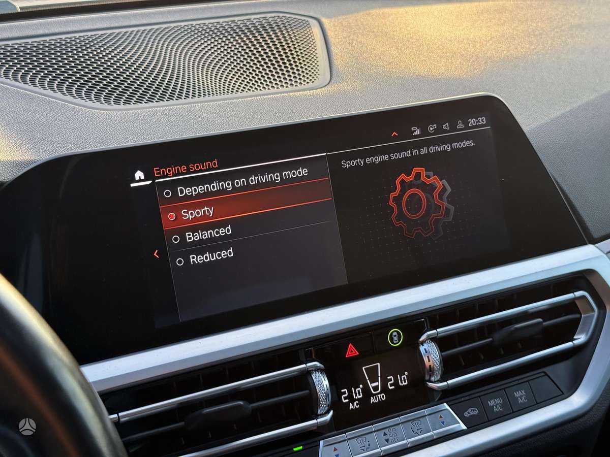 BMW 330, 2.0 l., Седан