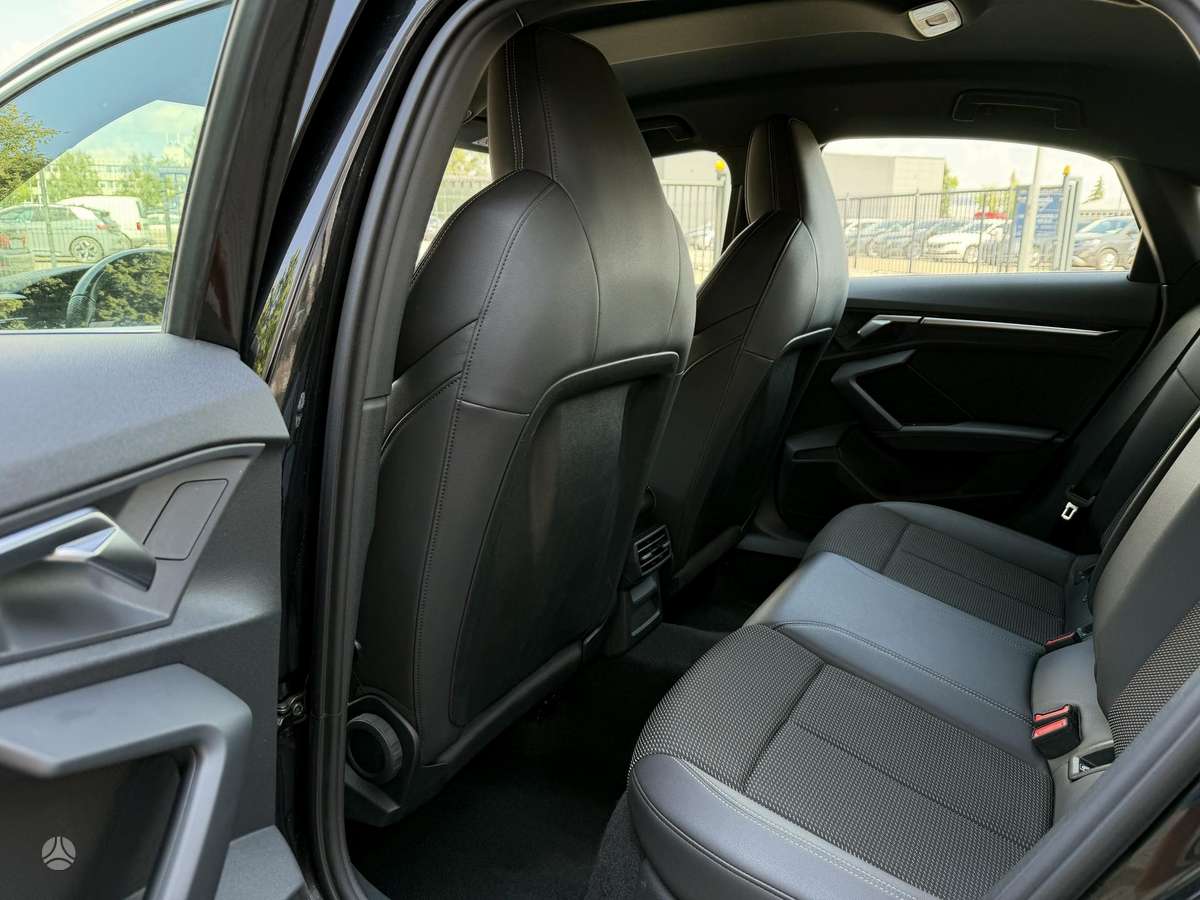 Audi A3, 1.0 l., Седан