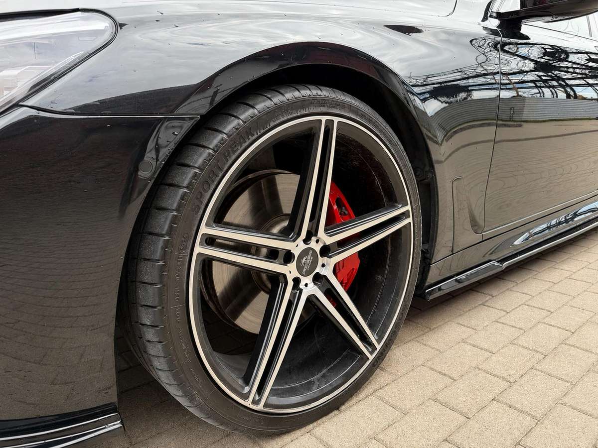 BMW 750, Лимузин