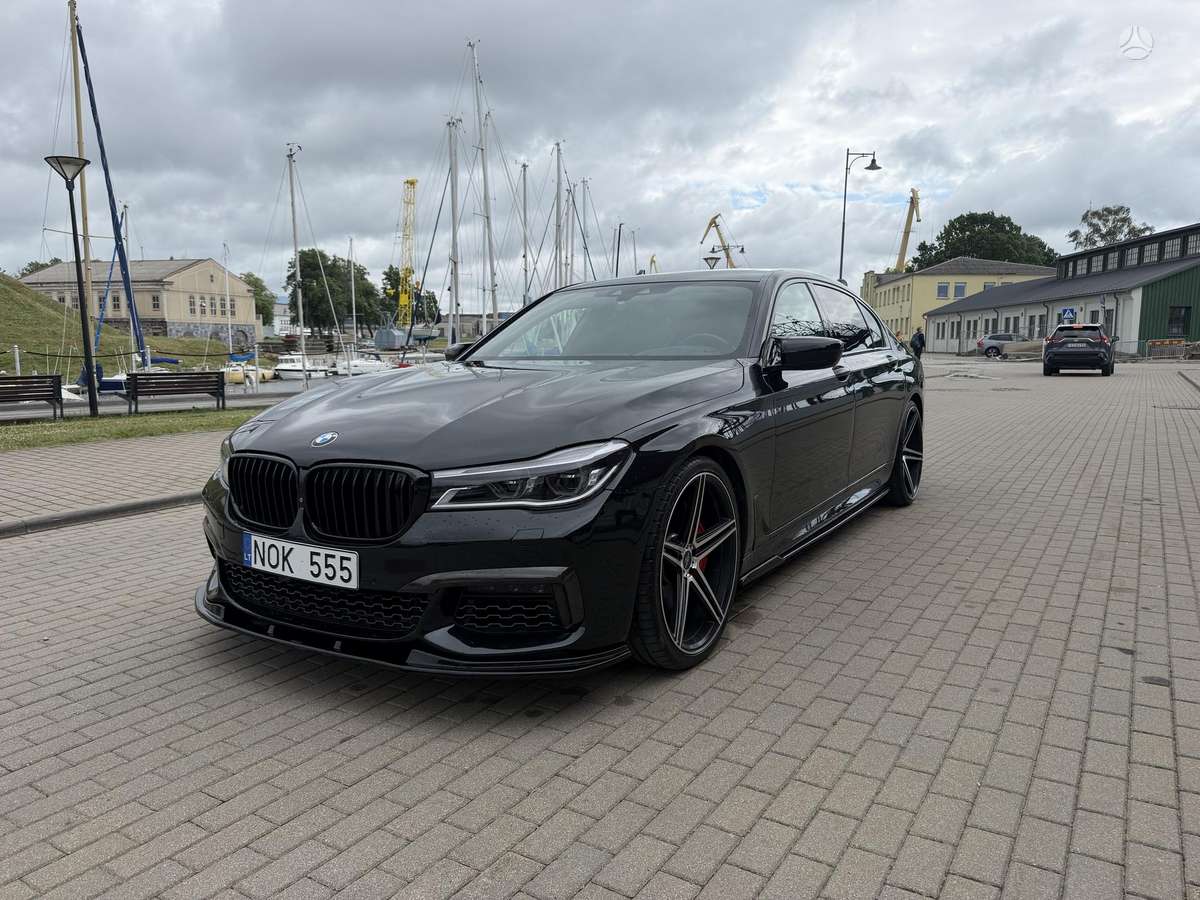BMW 750, Лимузин