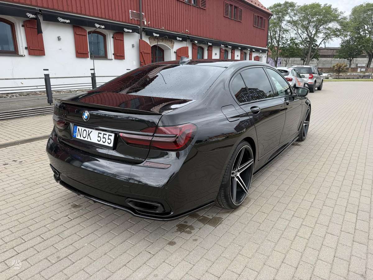 BMW 750, limuzinas
