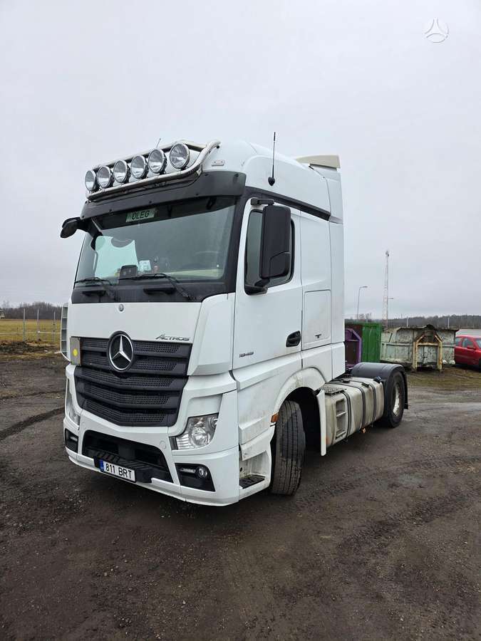 Mercedes-Benz Aktros, double sleeper