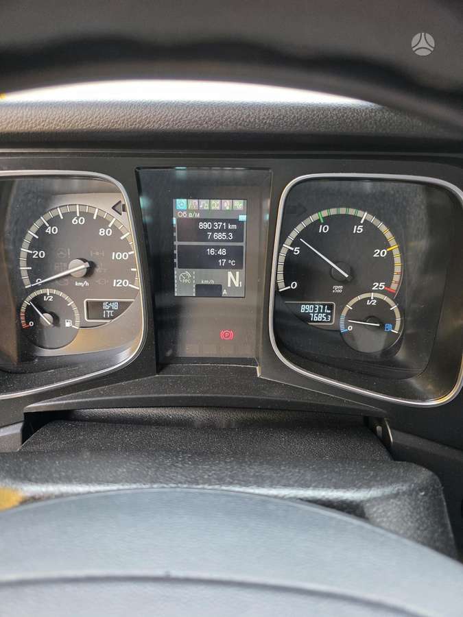 Mercedes-Benz Aktros, double sleeper