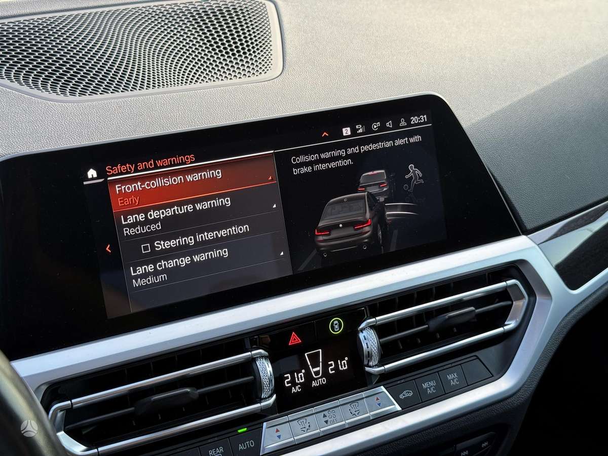 BMW 330, 2.0 l., Седан