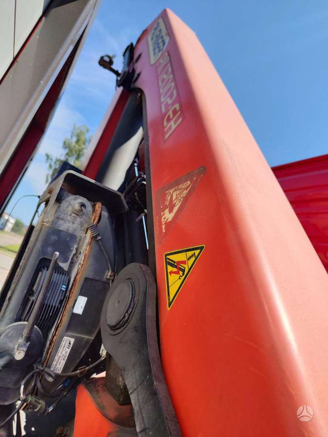 Volvo FM370, su kranu
