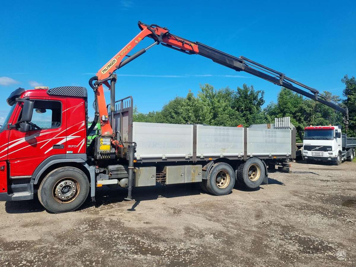Volvo FM370, su kranu