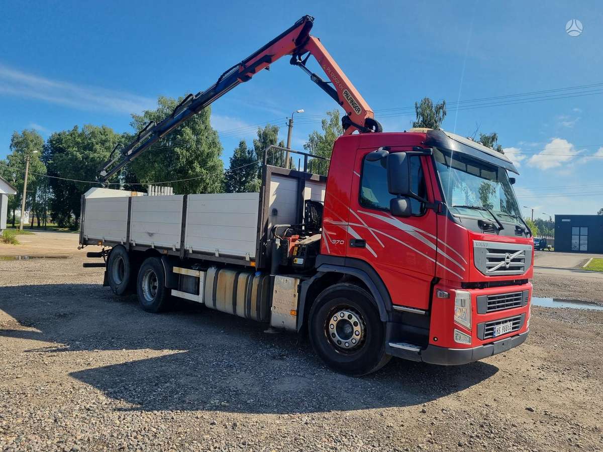 Volvo FM370, su kranu