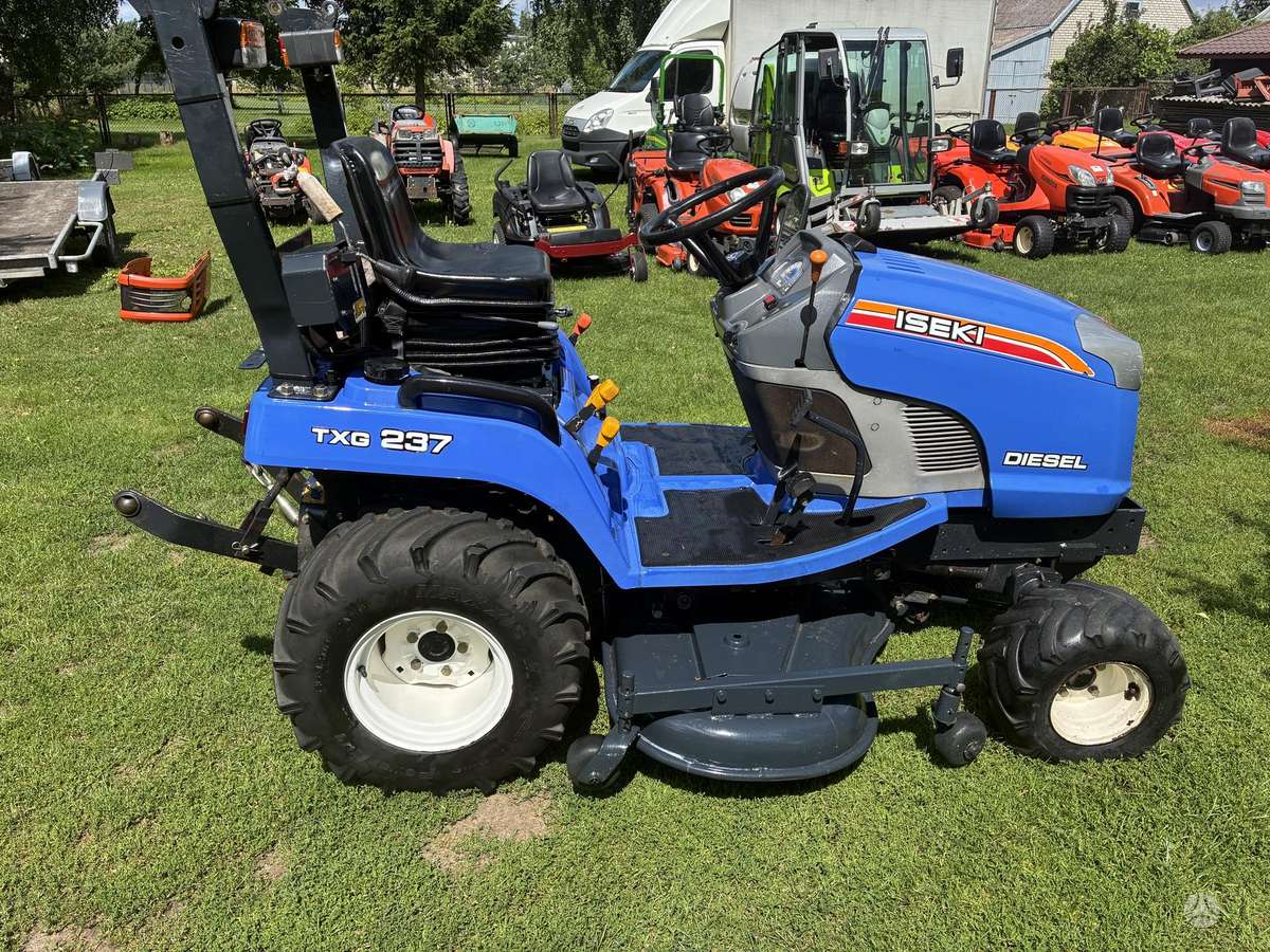 Iseki TXG237 (4x4), garden tractors