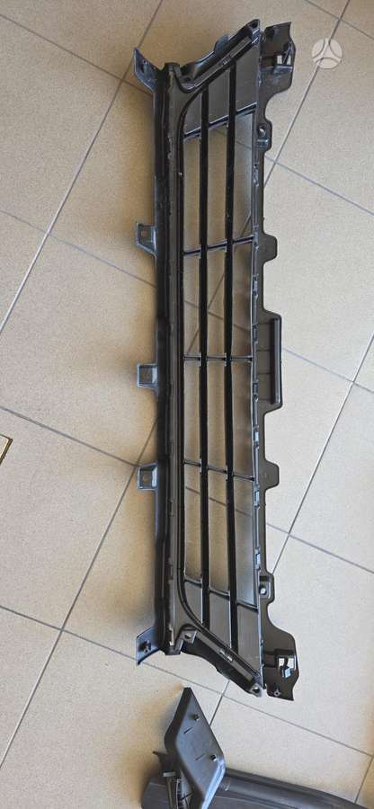 Toyota RAV4 durys, apdailos grotelės