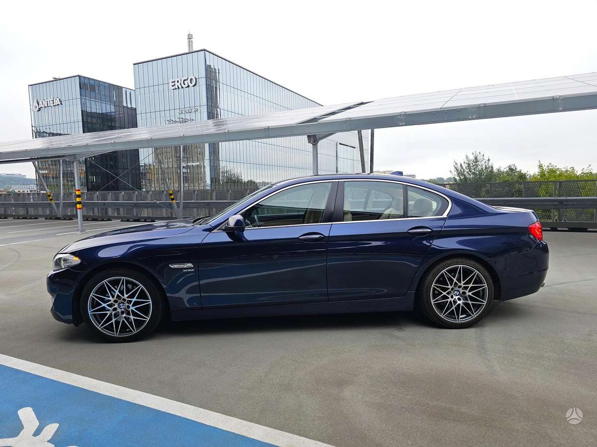 BMW 525, 2.0 l., Седан