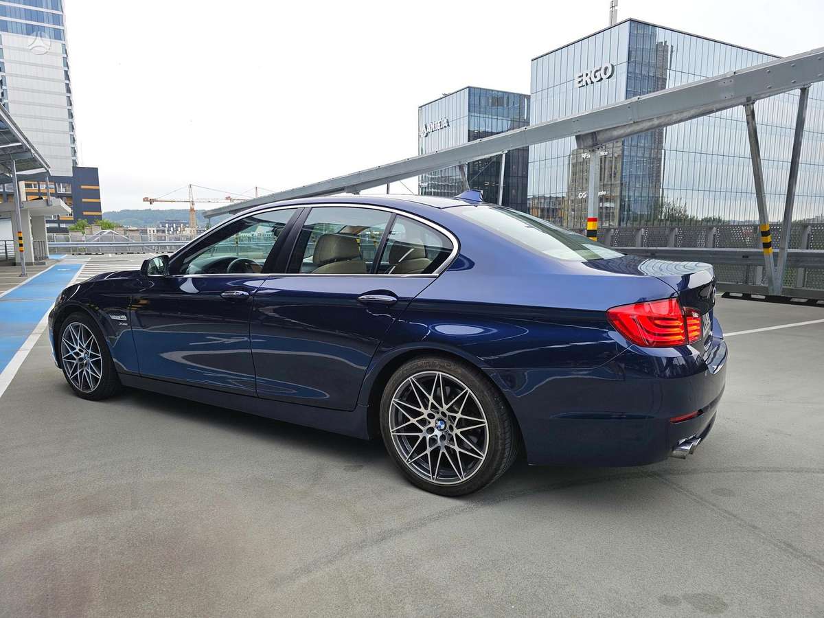 BMW 525, 2.0 l., Седан