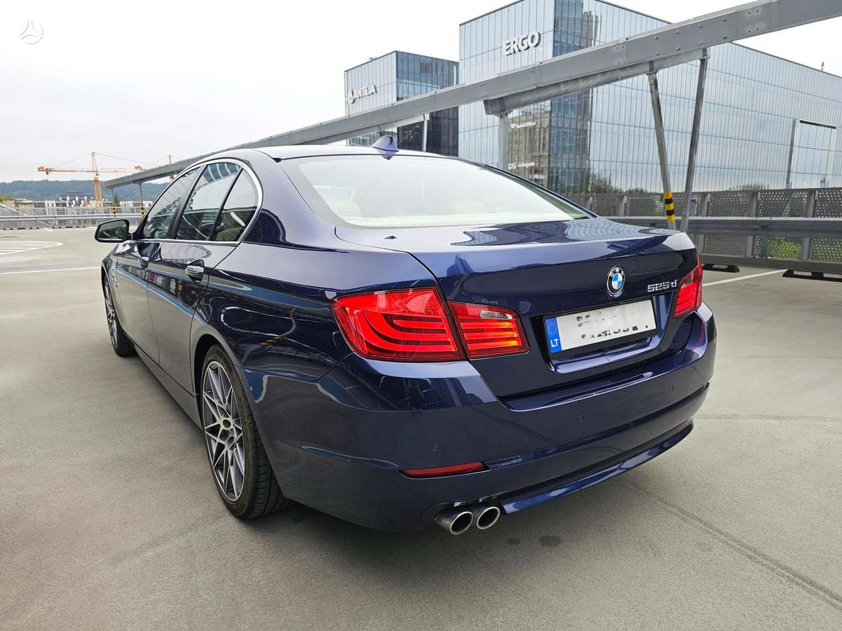 BMW 525, 2.0 l., Седан