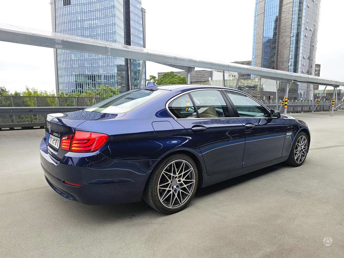 BMW 525, 2.0 l., Седан