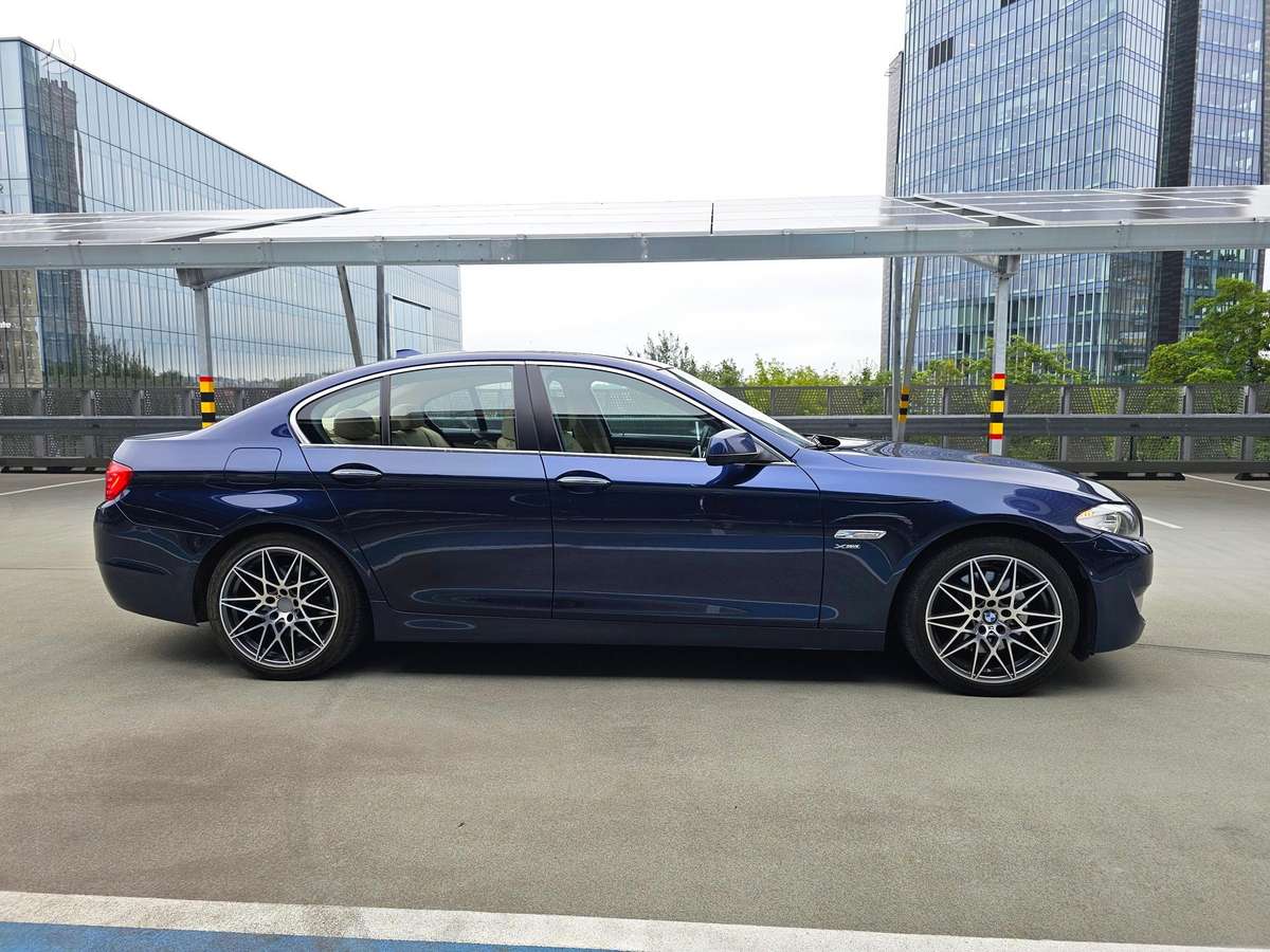 BMW 525, 2.0 l., Седан