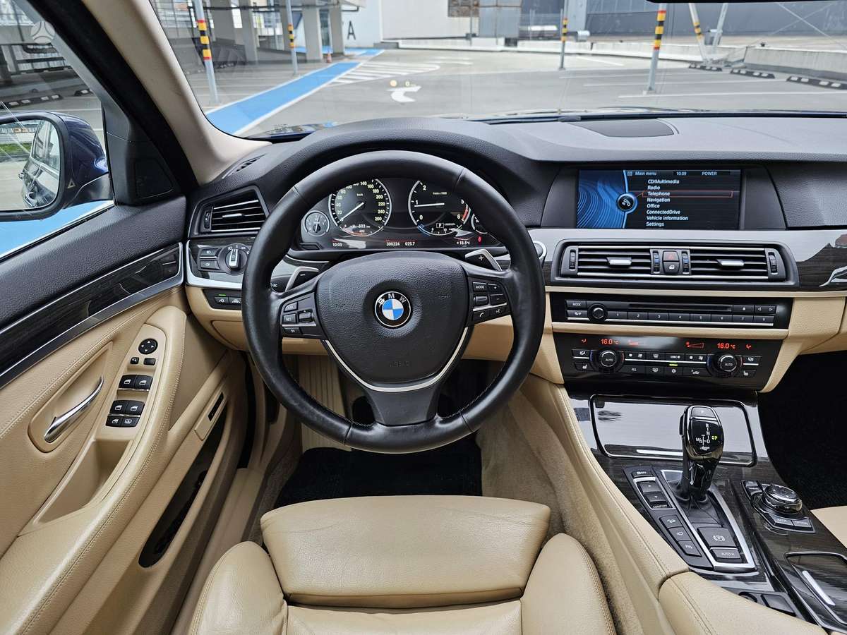 BMW 525, 2.0 l., Седан