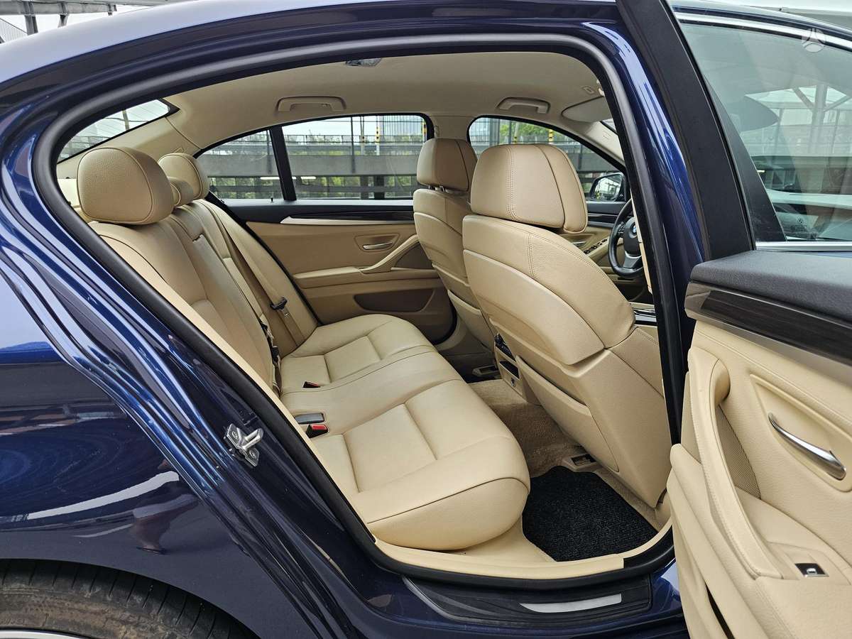 BMW 525, 2.0 l., Седан