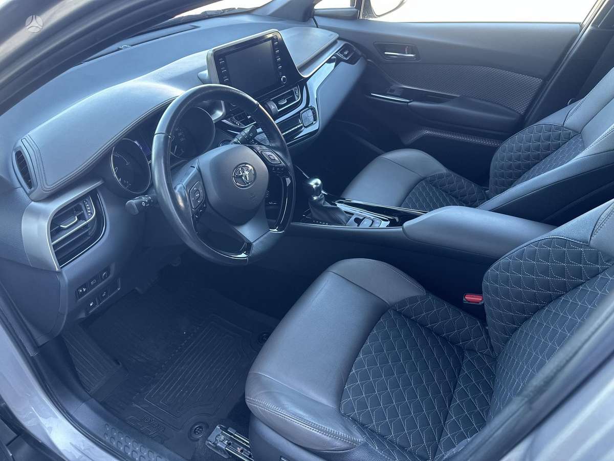 Toyota C-HR - 10
