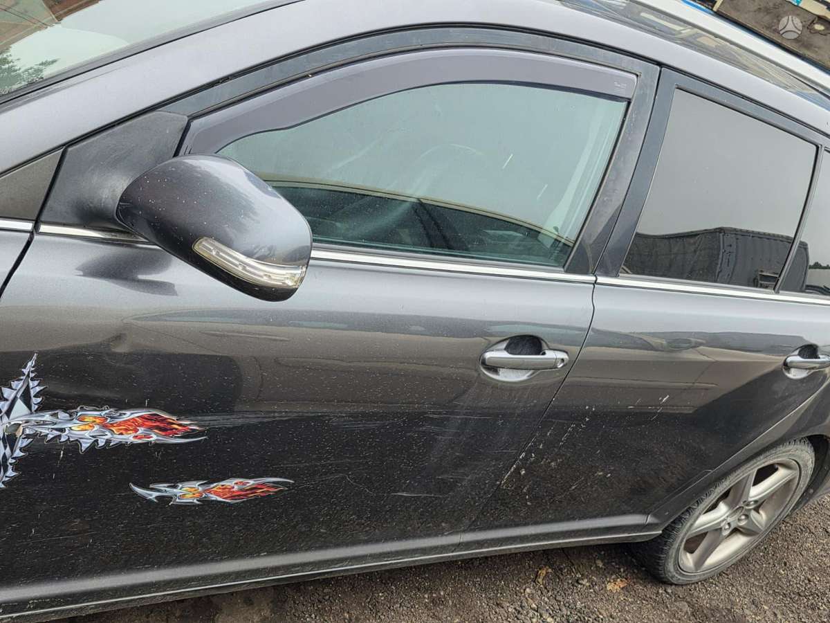 Toyota Avensis for parts