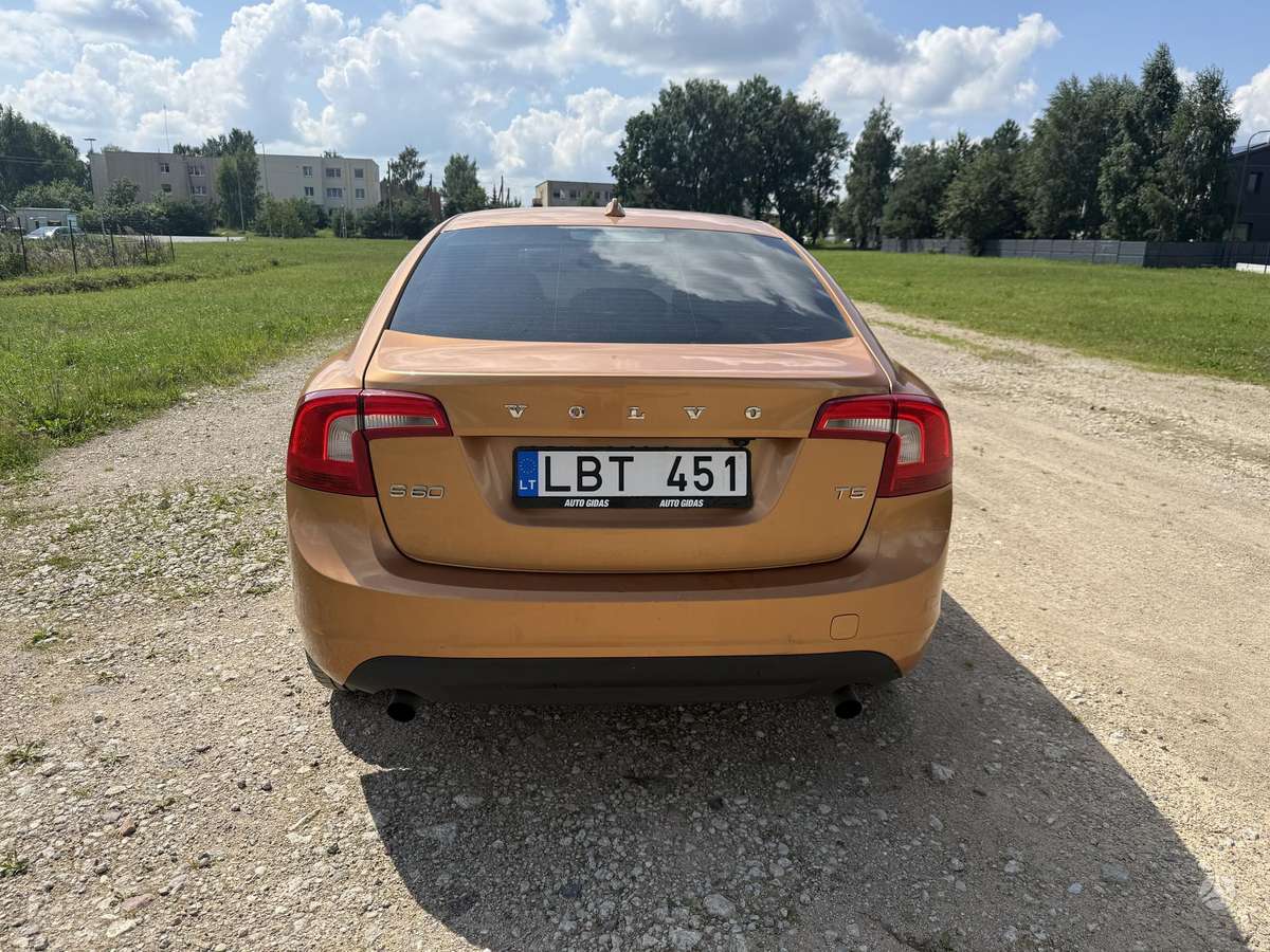 Volvo S60 - 4