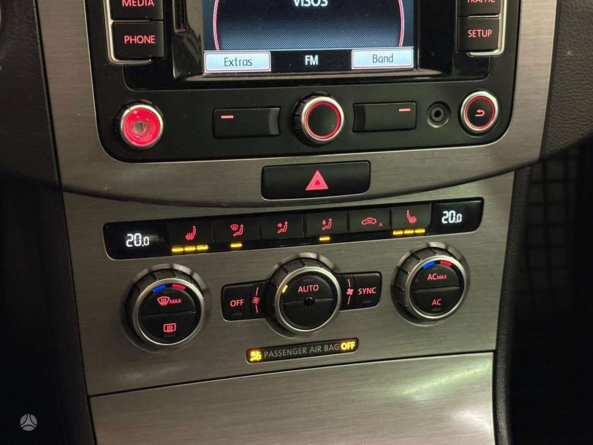 Volkswagen Passat - 8