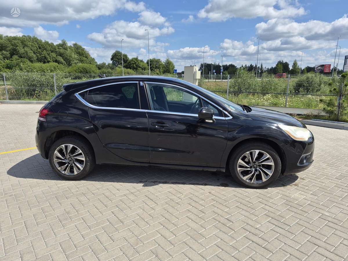 Citroen DS4, 1.6 l., hatchback