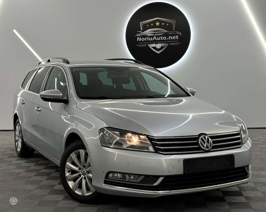 Volkswagen Passat - 1