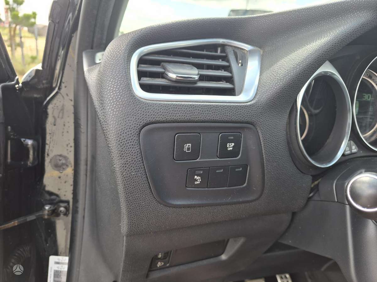 Citroen DS4, 1.6 l., hatchback