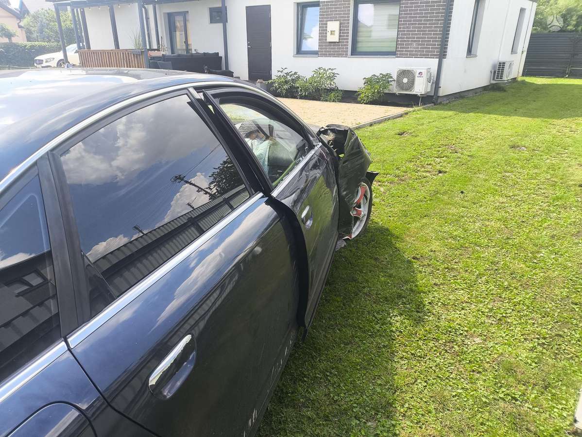 Audi A6, 2.4 l., Седан