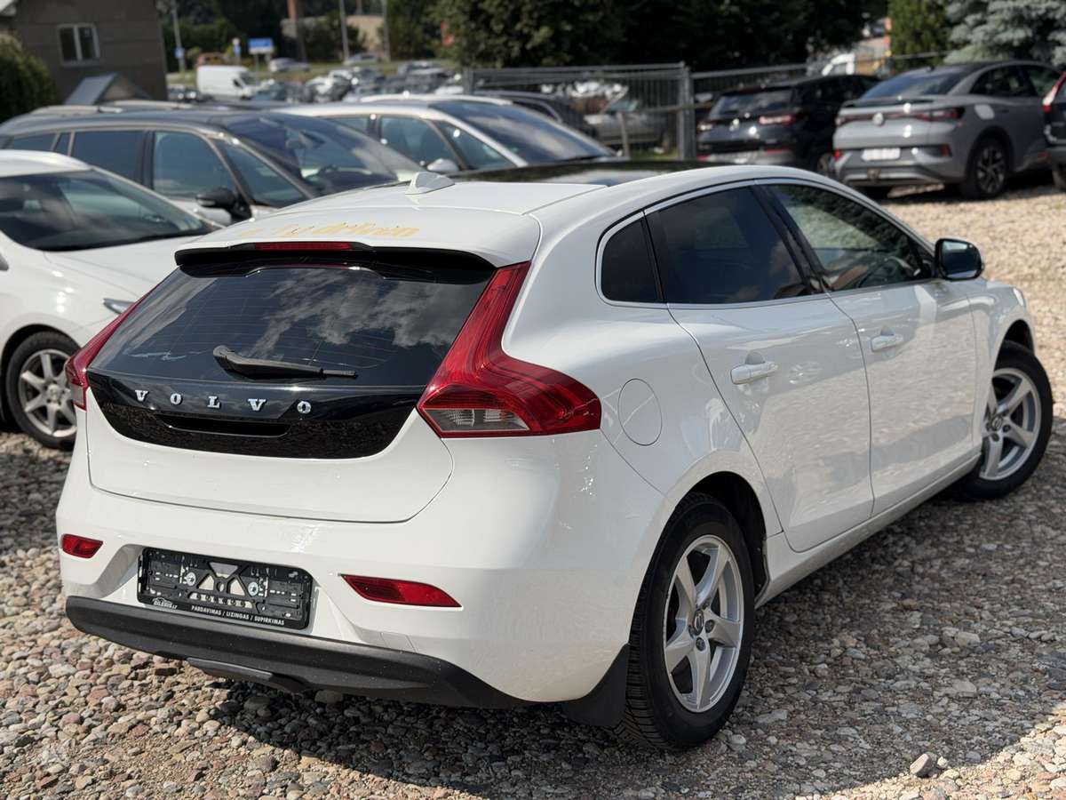 Volvo V40, 1.6 l., Хэтчбек