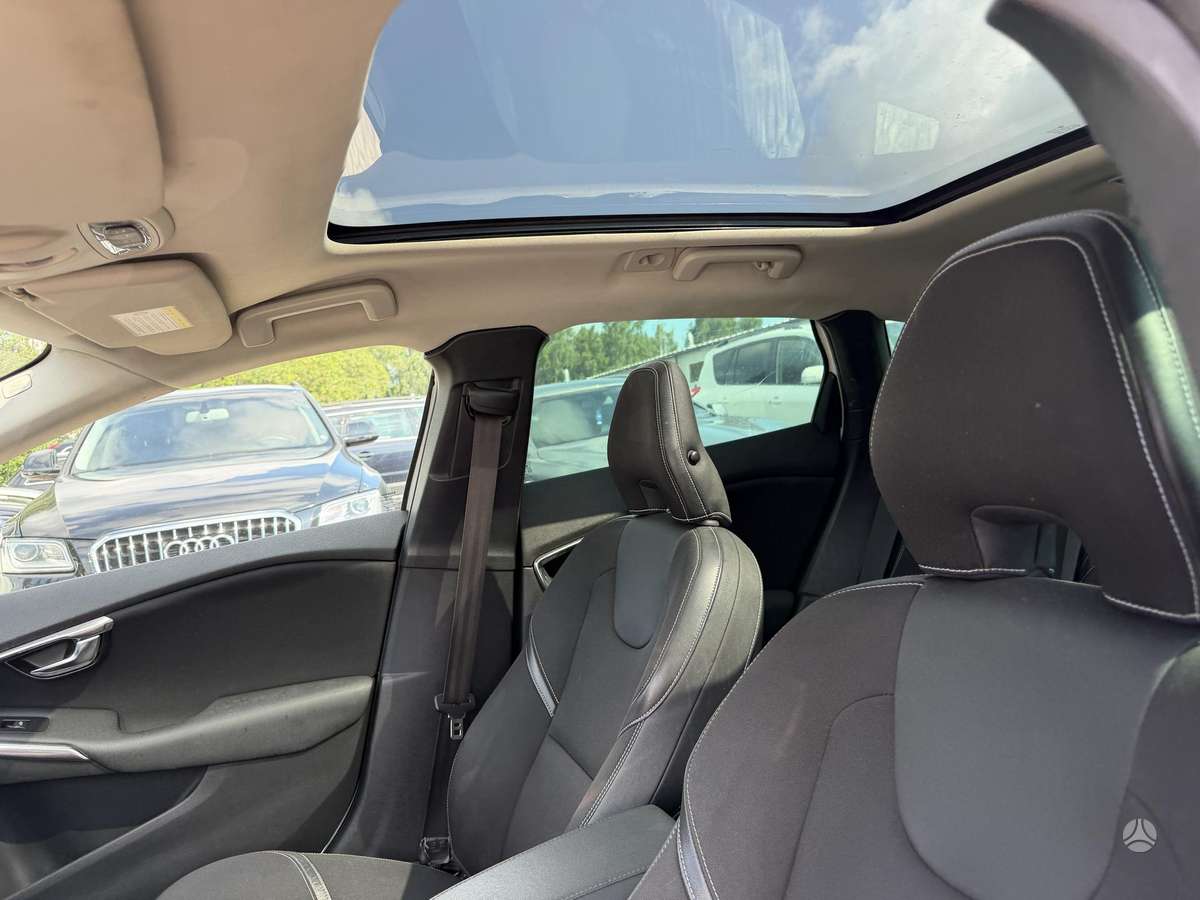 Volvo V40, 1.6 l., Хэтчбек