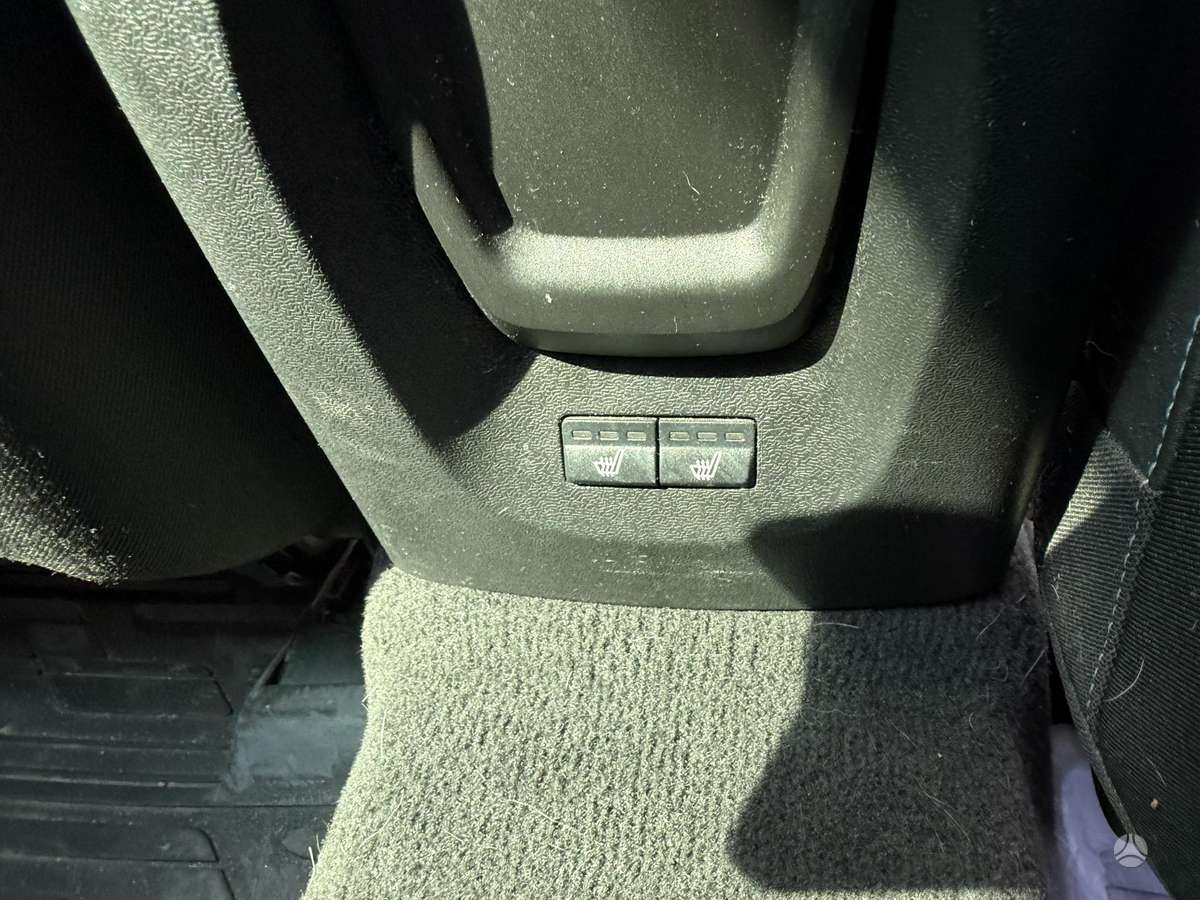 Volvo V40, 1.6 l., hatchback