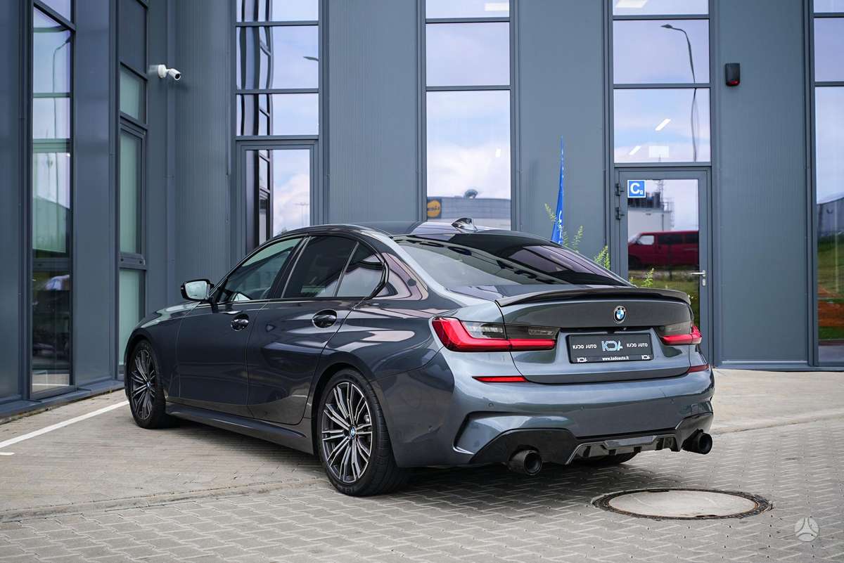 BMW 330, 3.0 l., Седан